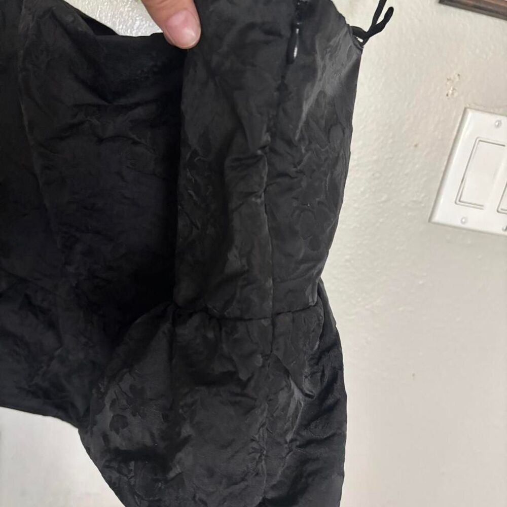 H&M Black Ruffle Crop-top - Picture 3 of 8